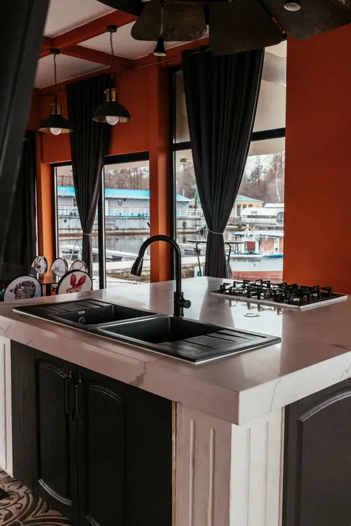 Дом на воде на Петроградской