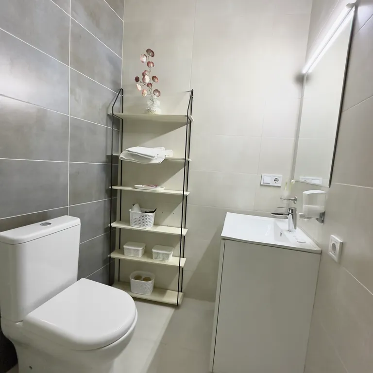 2-х комнатный апарт, бассейн + парковка, жк white sails