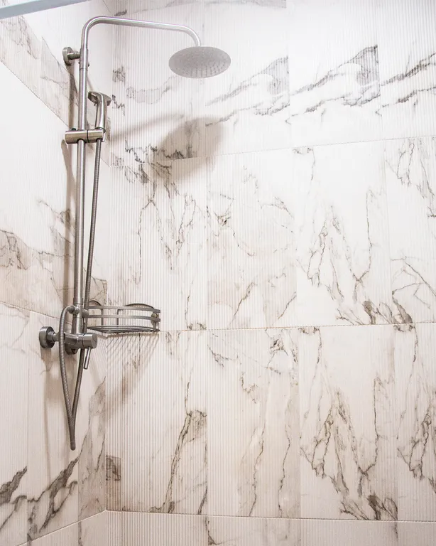 Небольшой люкс с дизайнерским интерьером и прямым видом на море