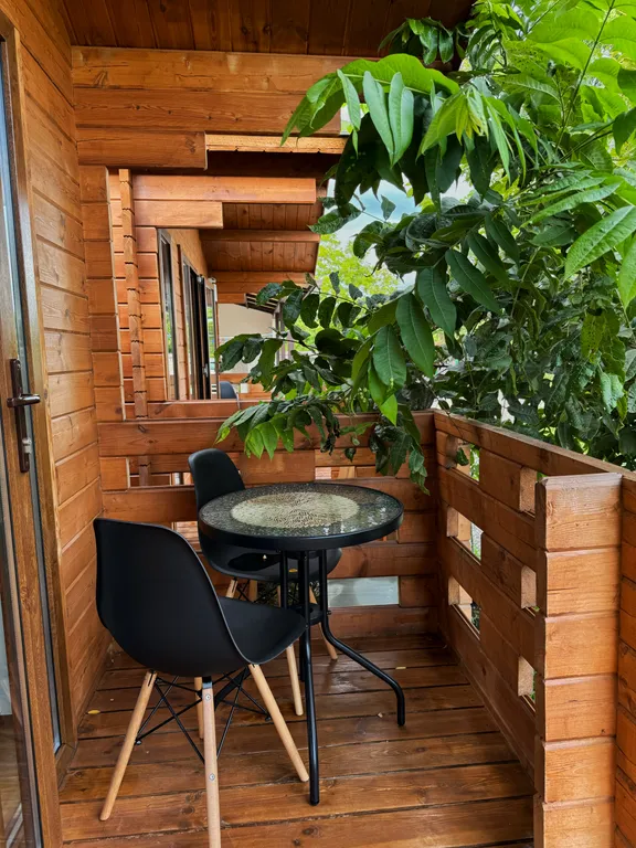 Коттедж Эко-домик Акация на благоустроенной территории — Сухум