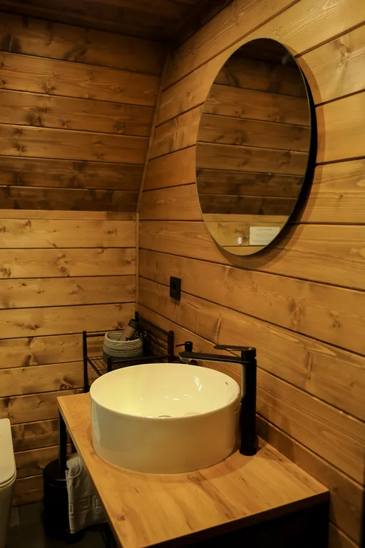 Коттедж Дом А-фрейм с джакузи в лесу — Северская