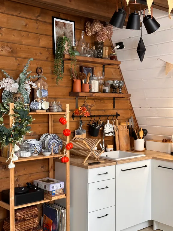 Большой уединенный A-frame в лесу с горячей купелью Фурако