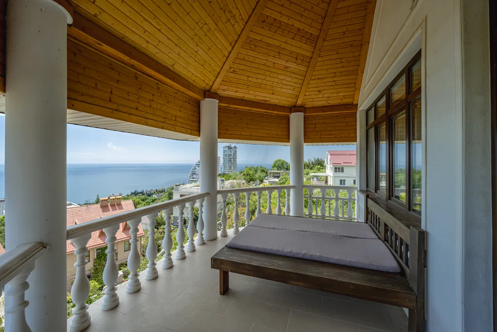 Красивый дом Азазель с сауной и с видом на море и горы