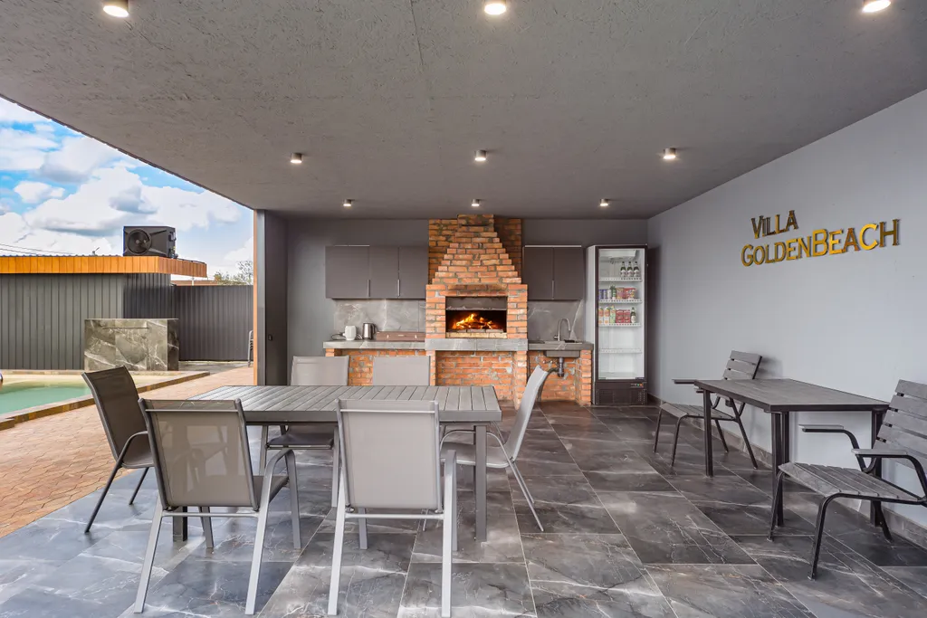 Загородный дом с русской баней и бассейном в 15 минутах от моря