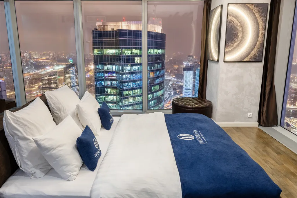 Deluxe jacuzzi 64 floor