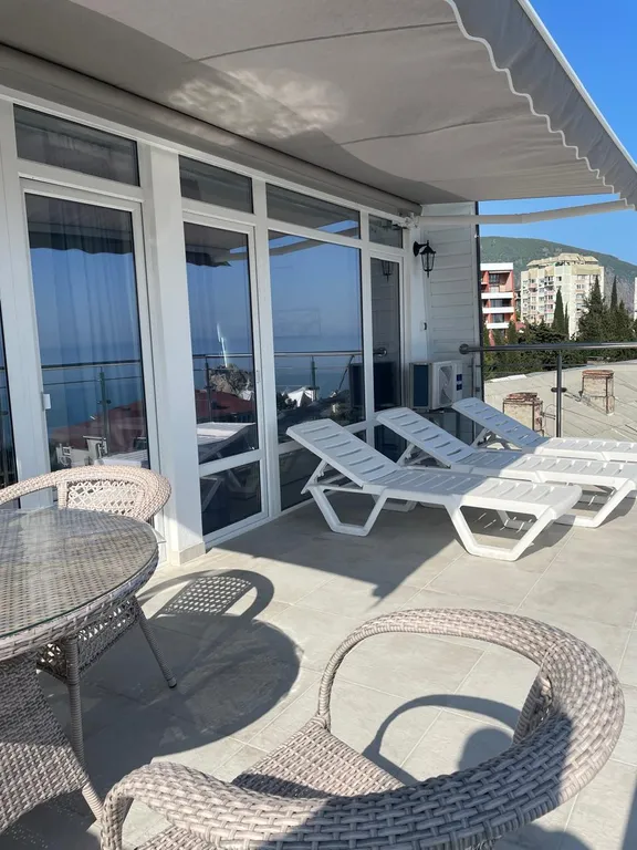 Апартаменты с шикарным видом на море и горы