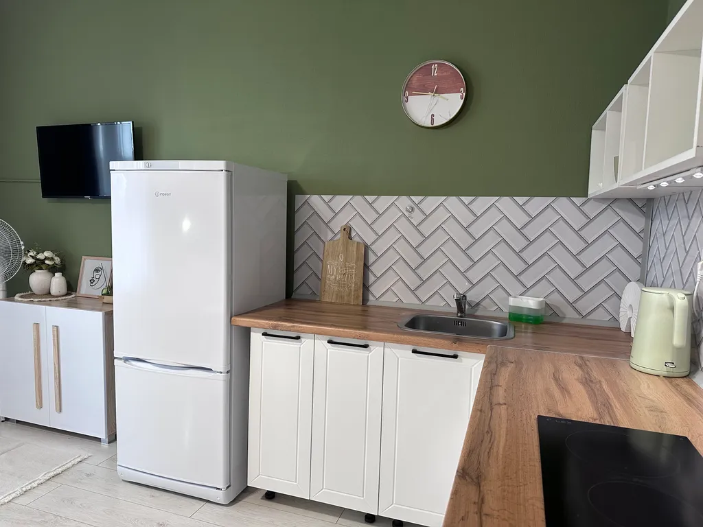 Thursday's apartment