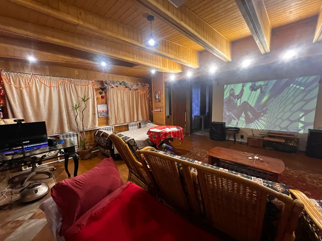 Дом с банным чаном, баней и домашним кинотеатром