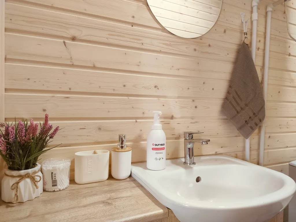 Новый дом  около леса