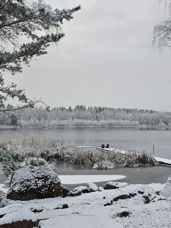 Коттедж Вилла Yksi c видом на озеро и зоной барбекю — Приозерск