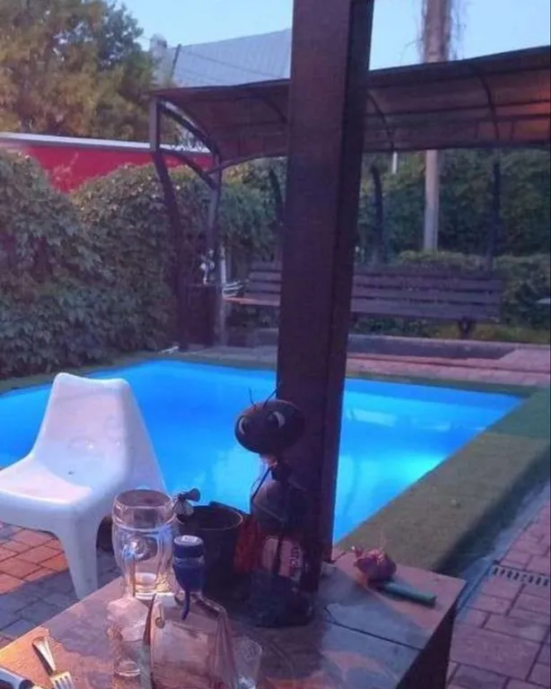 Коттедж на набережной с бассейном