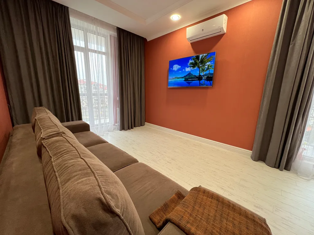 Большая квартира с 2 балконами