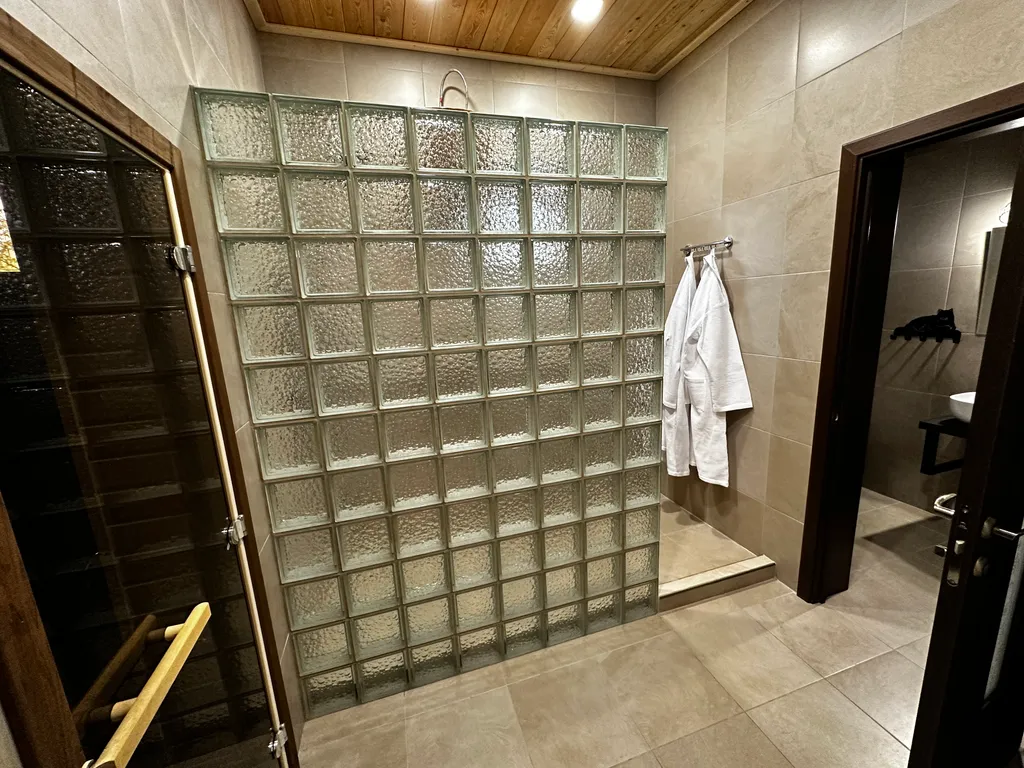 Вилла на 8 гостей с теплым бассейном и беседкой для барбекю