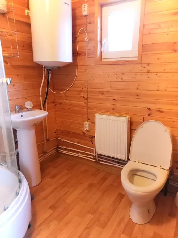 Дом на берегу Красного озера