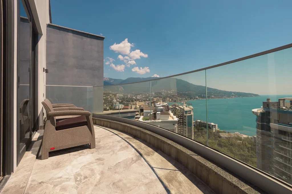 Эксклюзивная квартира с лучшим видом в приморском парке Ялты