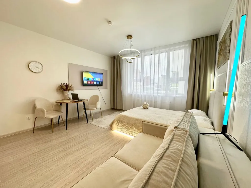 Бежевая дизайнерская студия