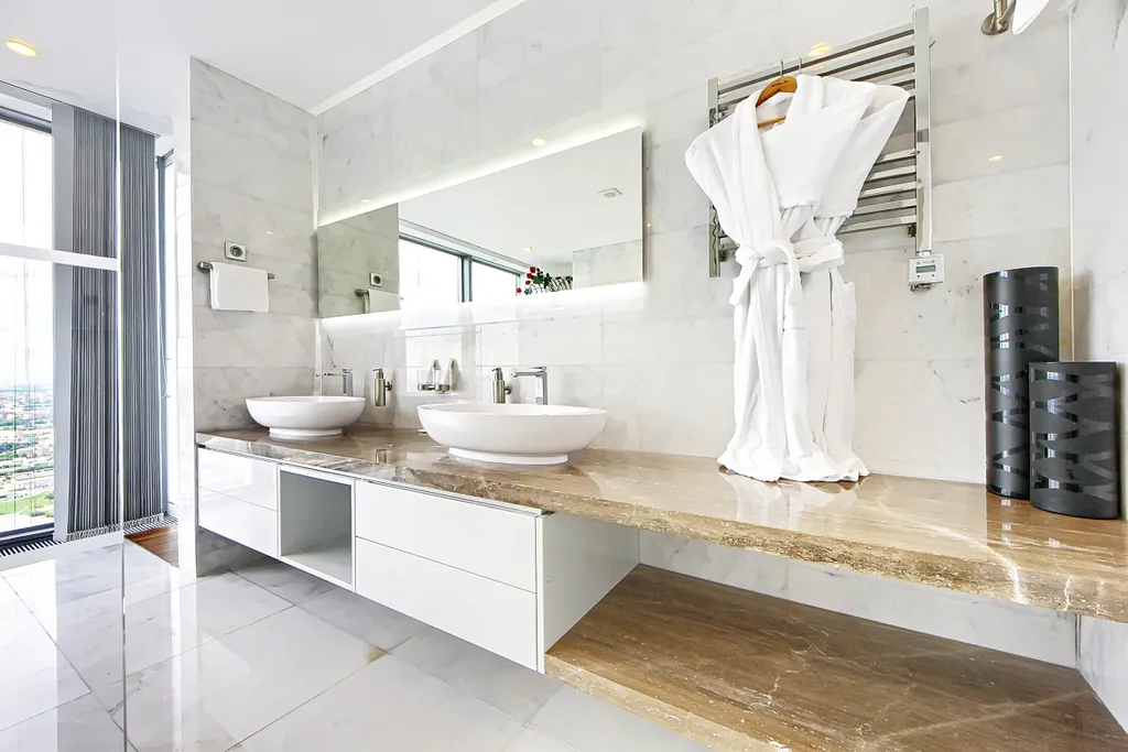 Апартаменты с панорамным джакузи на 63м этаже башни ОКО