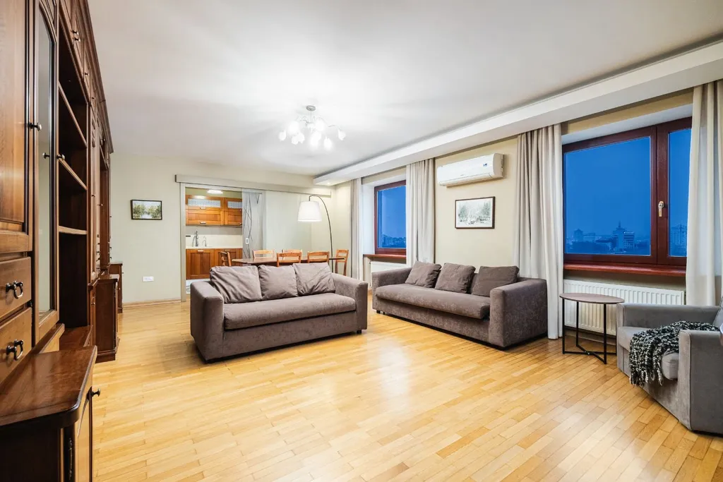 Комфортная 4-комнатная в центре Минска около Галереи, Зыбицкая, Немига