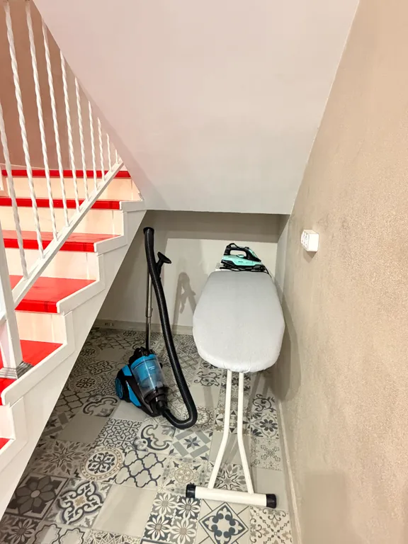 Дом в современном русском стиле рядом с монастырем