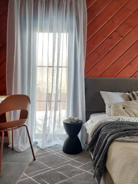 Дизайнерский панорамный дом с сауной в хвойном лесу