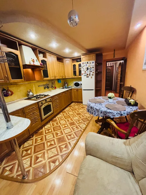 Просторная уютная двухкомнатная квартира в центре города