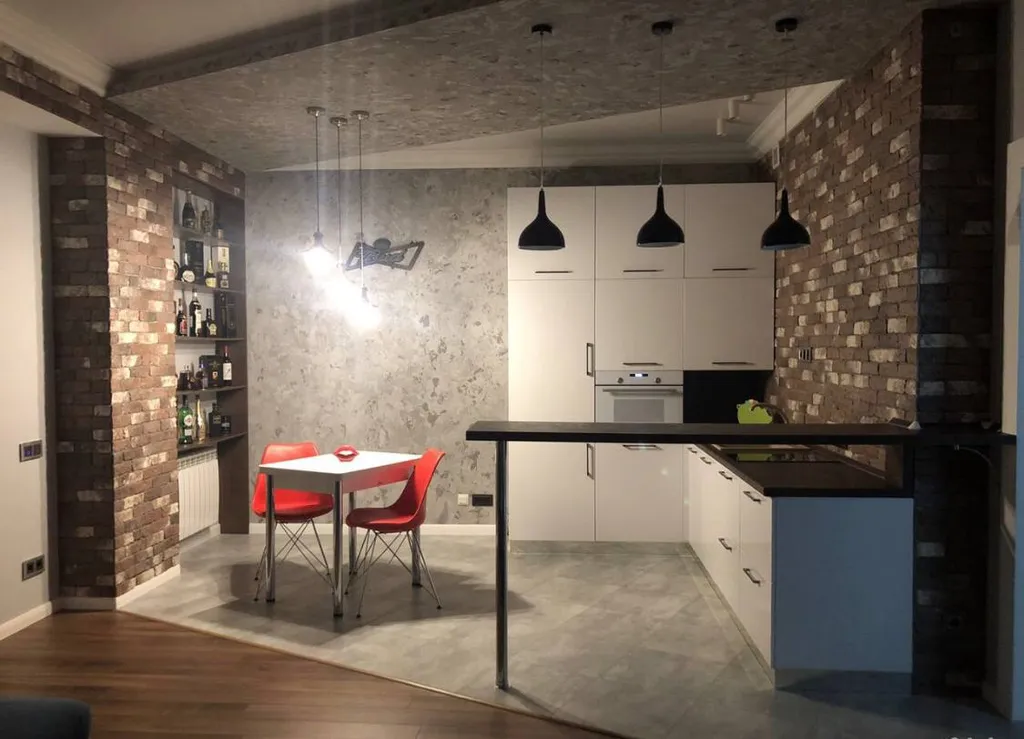 Студия с дизайнерским ремонтом