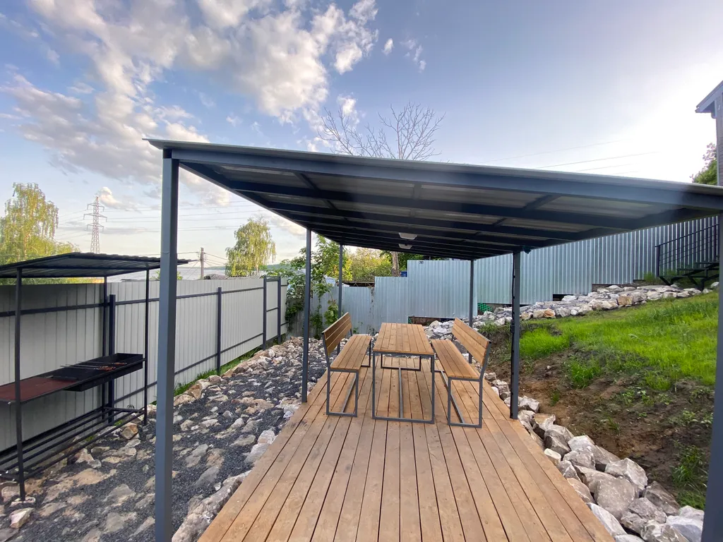 Дом на берегу водохранилища