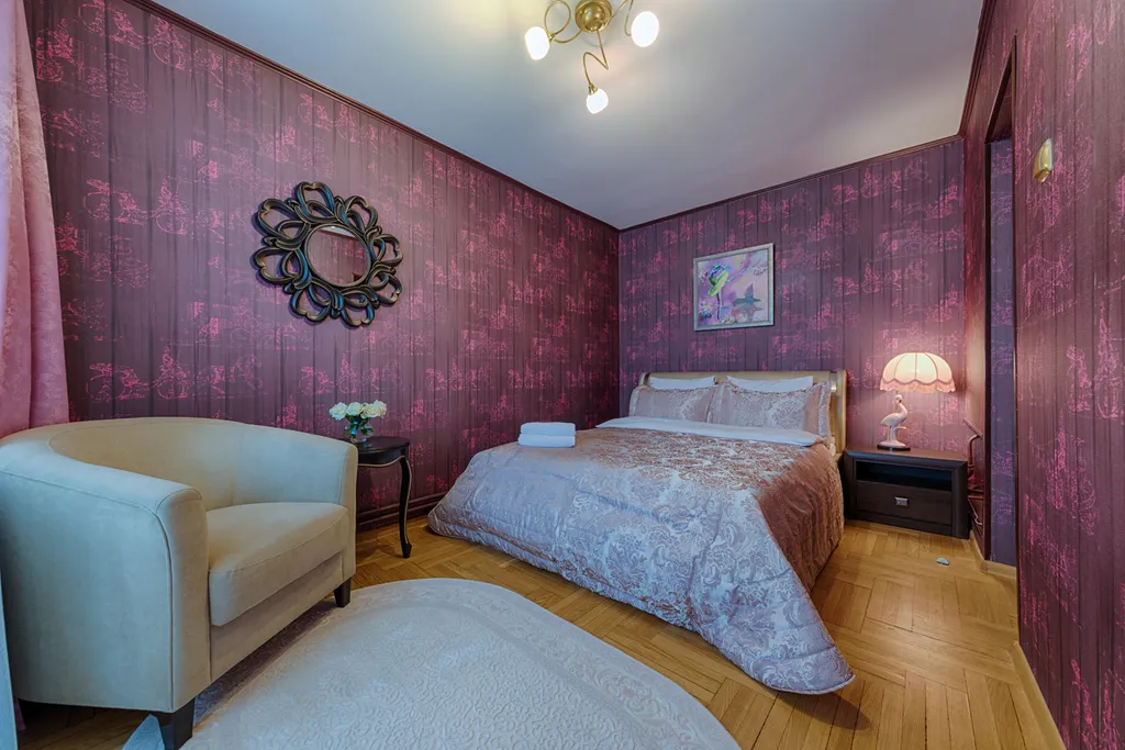 Апартаменты 5-комнатные в центре города с видом на реку