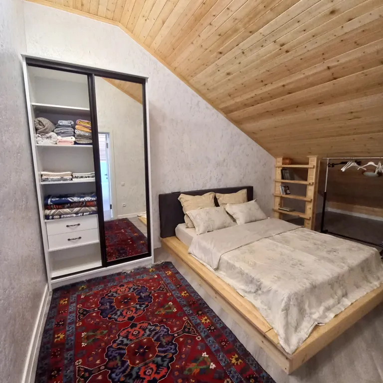 Квартира с балконом на высоте птичьего полета