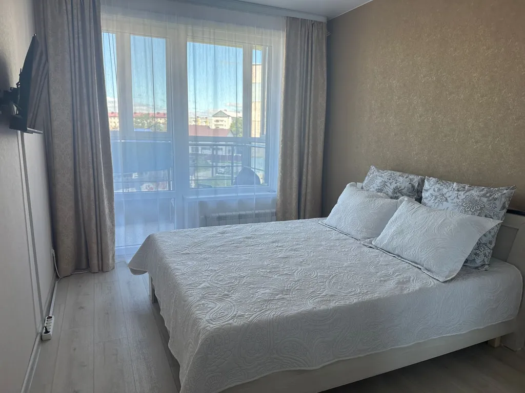 Комфортная квартира в новом доме с видом на закат