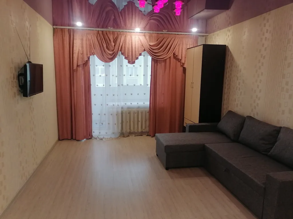 Двухкомнатная квартира в центре города — аренда посуточно в Киров