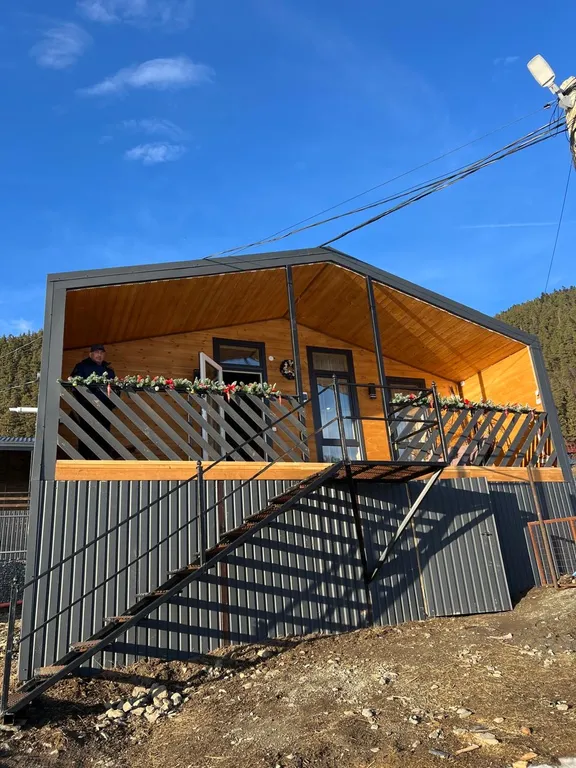 Большой шестиместный домик с двумя спальнями и гостинной кухней