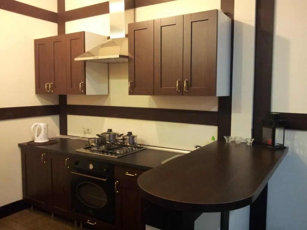 8-комнатный Дом