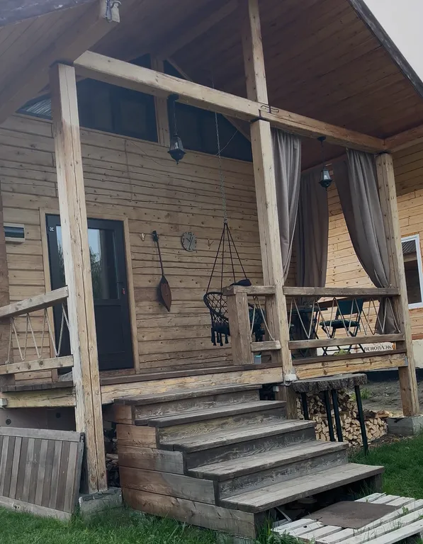 Дом лесника с видом на горы