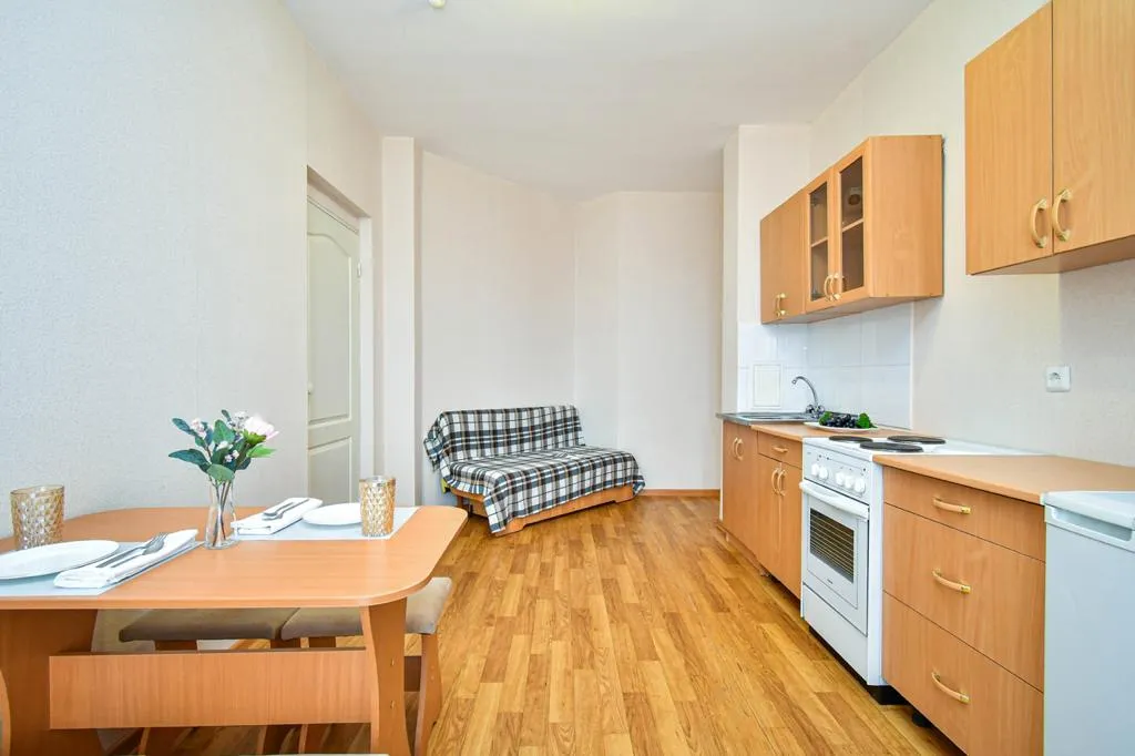 Квартира Квартира Рядом с НИИ Проблем севера/ Возможна аренда на месяц по выгодной цене — Красноярск