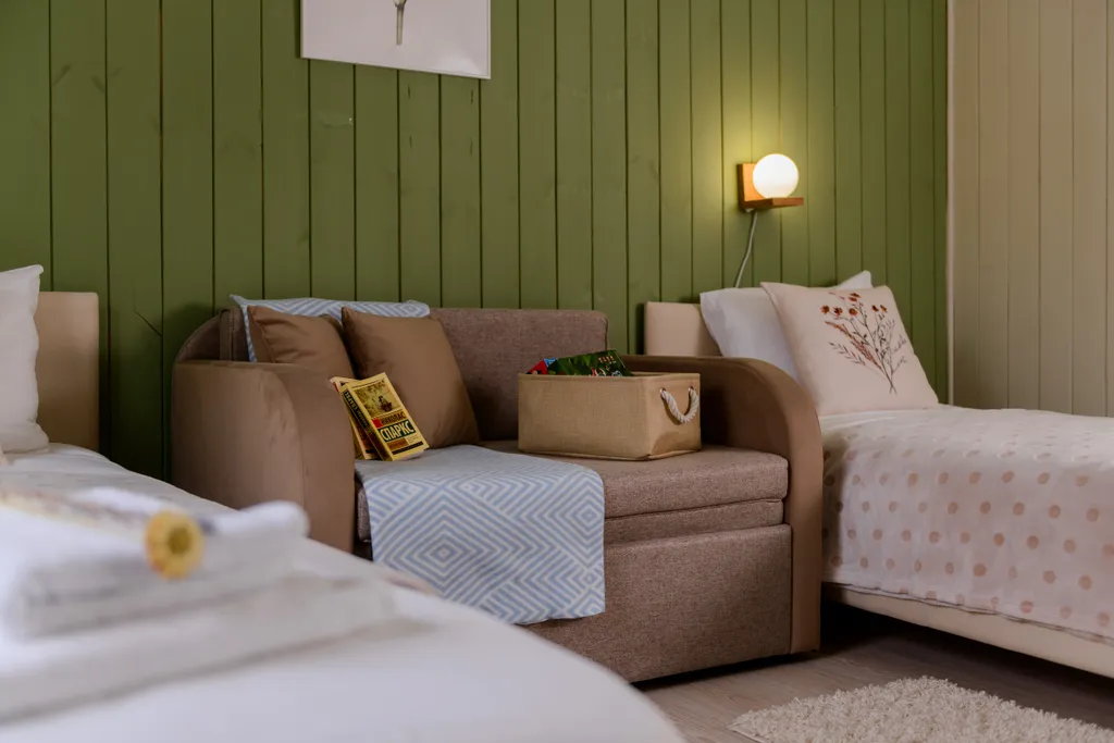 Дом с патио зоной на террасе