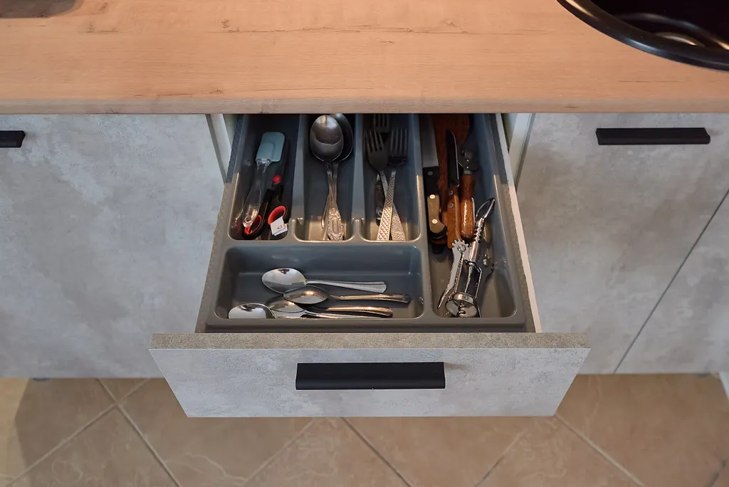 Студия поблизости госпиталь им. Савиных. ТЦ "Лето" 700м.