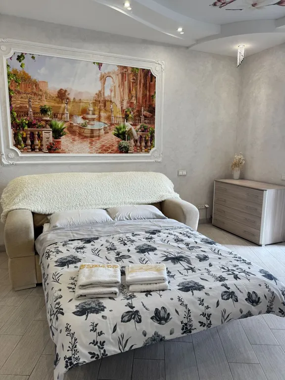 Студия посуточно у метро Чкаловская