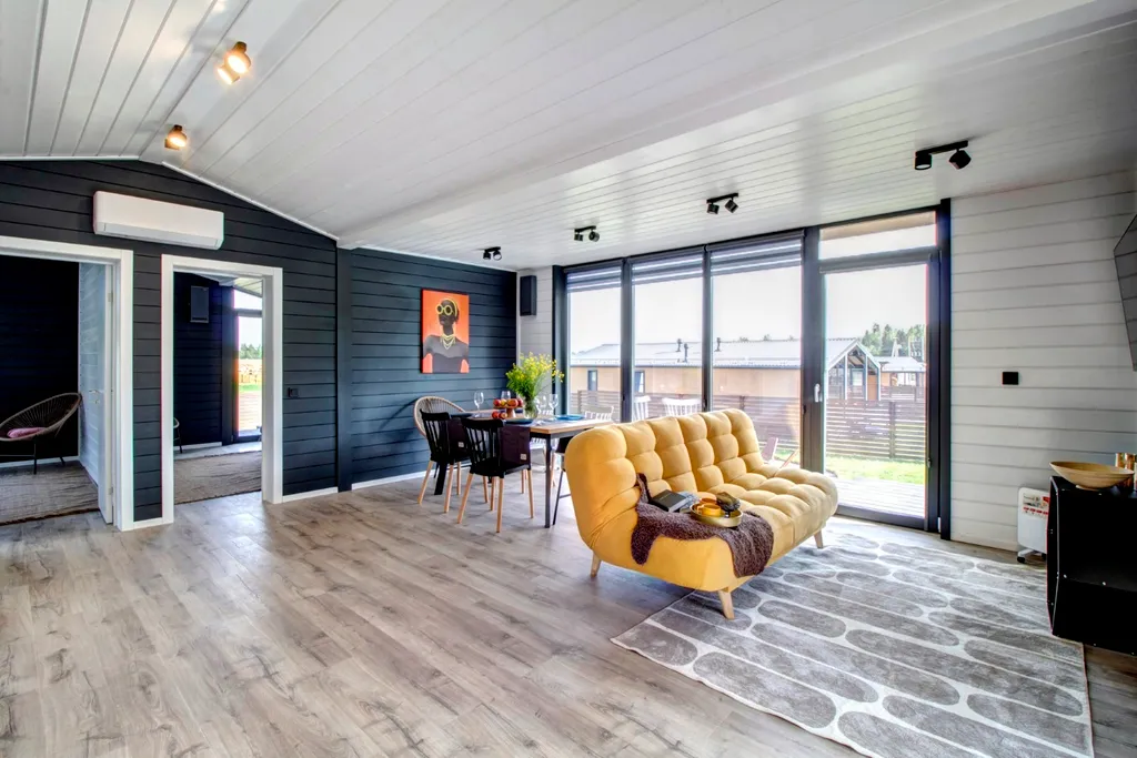 Дoм с видом на лec