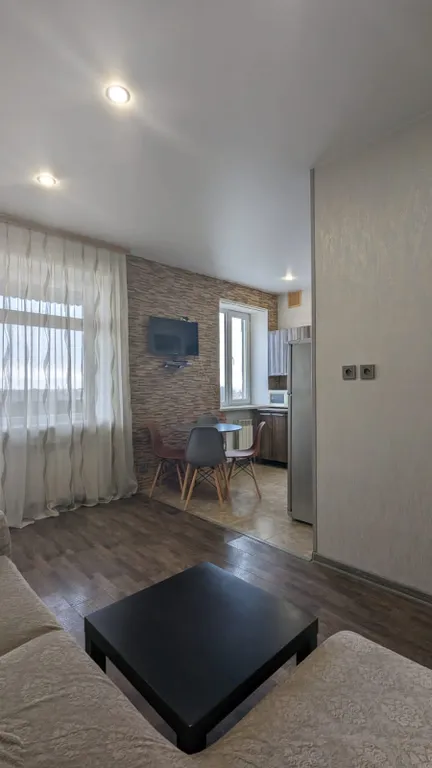 Уютная евродвушка с видом на горы у центра города