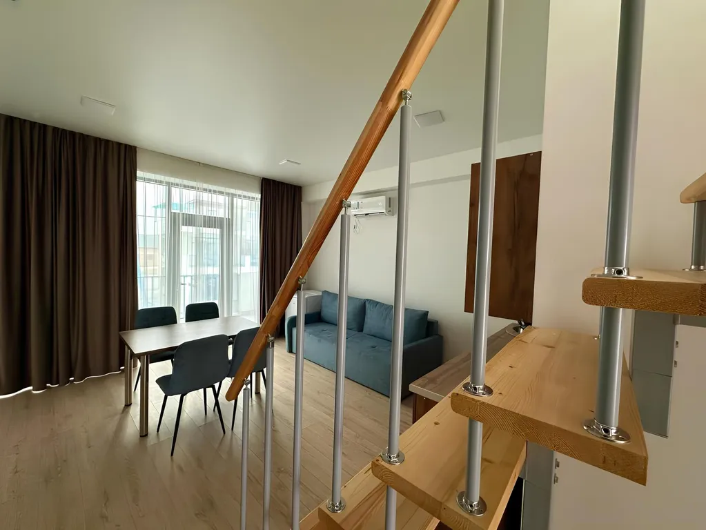 Двухуровневый полулюкс с зоной отдыха на крыше