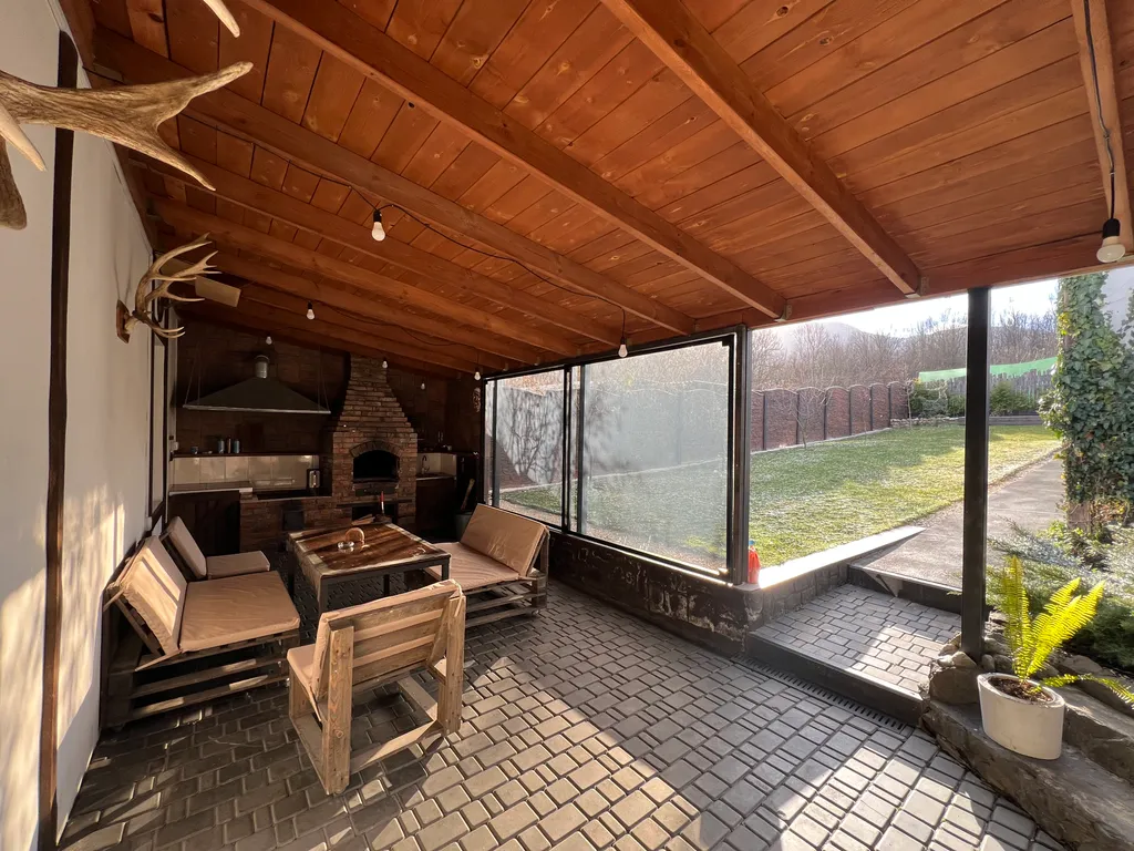 Коттедж Уютный дом с видом на горы — Соколиное