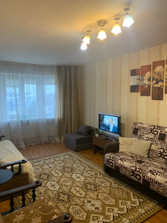 Дом с видом на Ледовый дворец