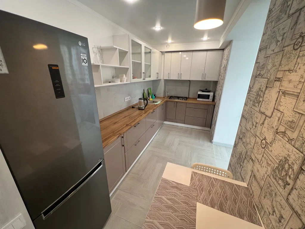 Квартира Однокомнатная квартира с хорошим ремонтом в районе рынка Универсам — Евпатория