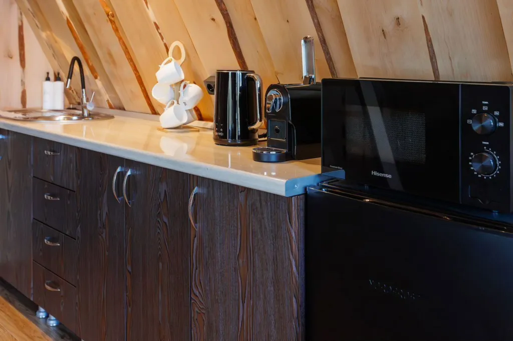 Коттедж Дом с баней и чаном с видом на озеро — Лабинск