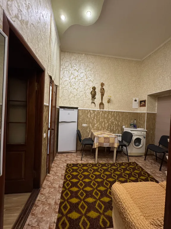 Коттедж Двухкомнатный домик с внутренним двориком в центре города — Евпатория