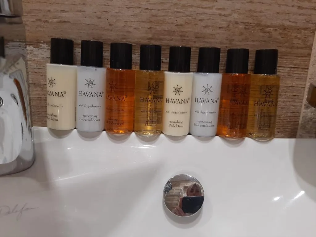 Квартира в Сочи с балконом, ровное место, вид на море, центр Хосты