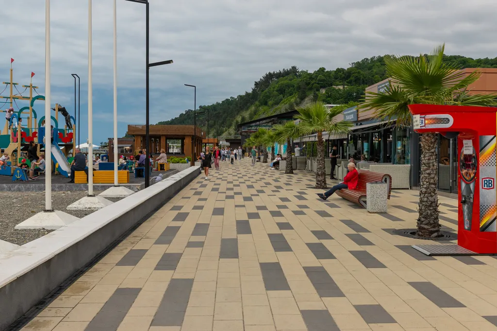 Большая современная студия у моря с видом на горы