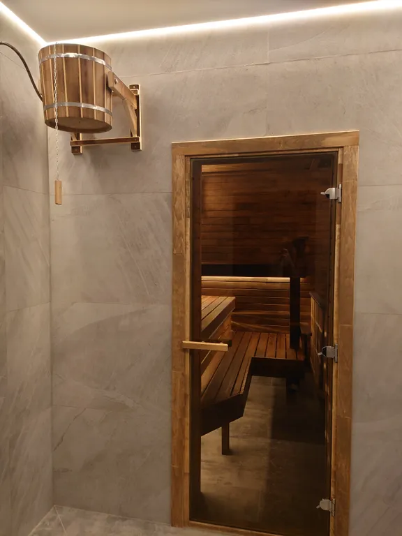 Дом с баней и бассейном на большую компанию