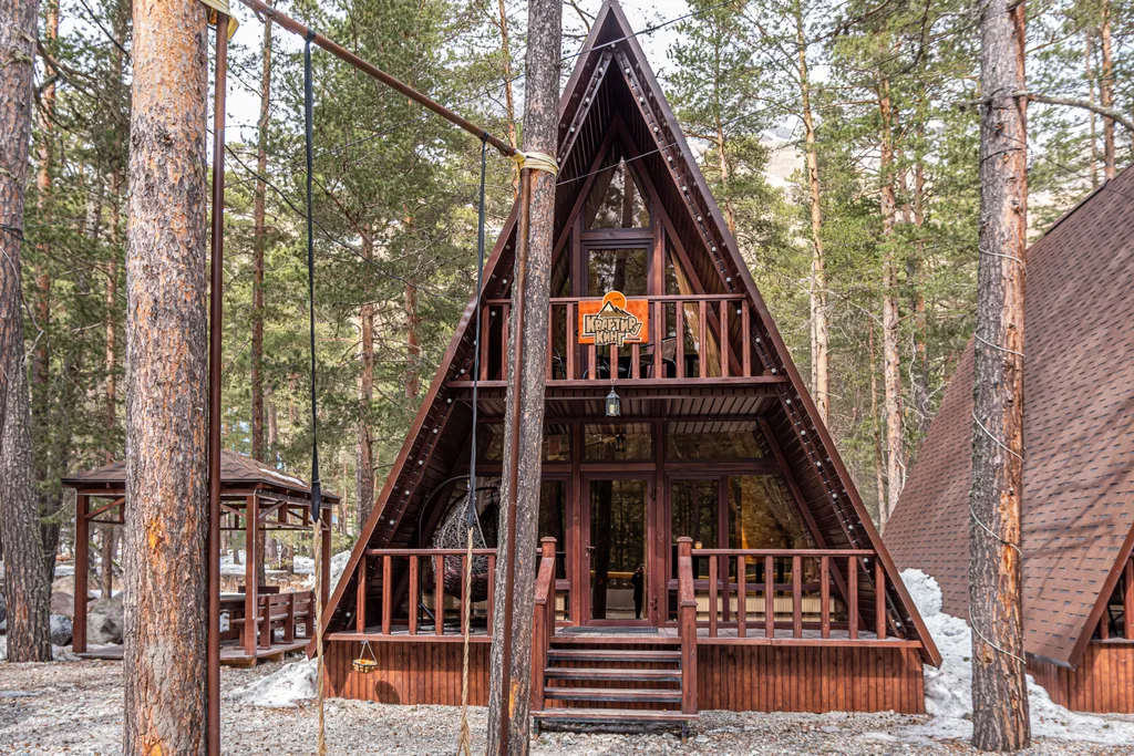 Аутентичный коттедж с балконом